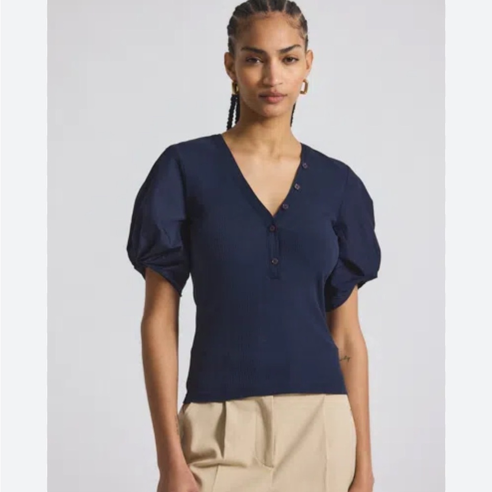 10 Crosby Derek Lam Fallon
T-Shirt Midnight Blue Buttoned Puff Sleeve blouse XS